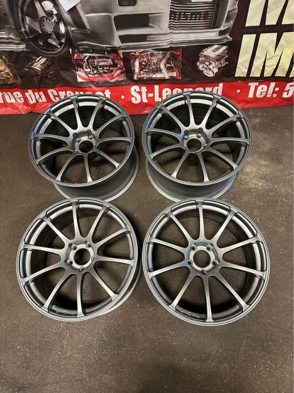 19 inches ADVAN RSII RACING HYPER SILVER CLEAN MAGS 5x114.3 dans Pneus et jantes  à Ville de Montréal - Image 2