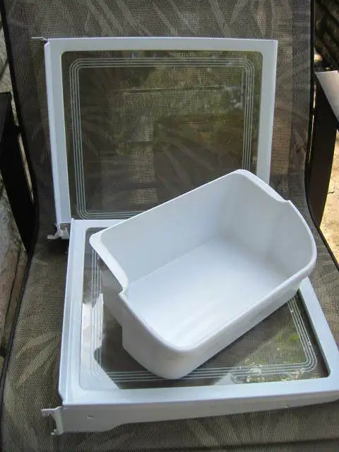 Various Fridge Parts - Pieces Divers Frigo in Other in City of Montréal - Image 6