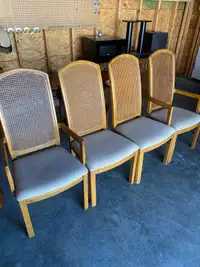 4 dinning chairs 
