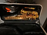 Carlton CAS 100 Alto Saxophone 