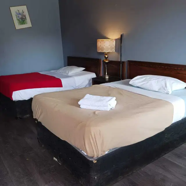 Clean & Comfortable Room Near Falls & Casino – Short or Long Sta in Room Rentals & Roommates in St. Catharines - Image 9