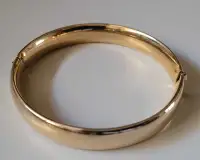 Vintage Gold Tone Hollow Hinged Bangle Bracelet - 66mm