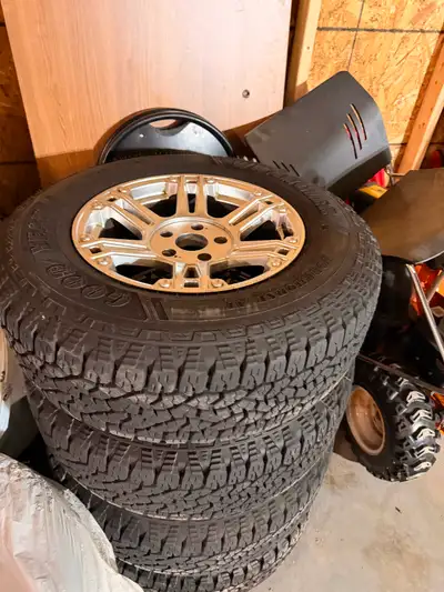 Wrangler workhorse at Lt 245-75-17 sur mag, homologuer, 9/32 dispo a st esprit sur RV