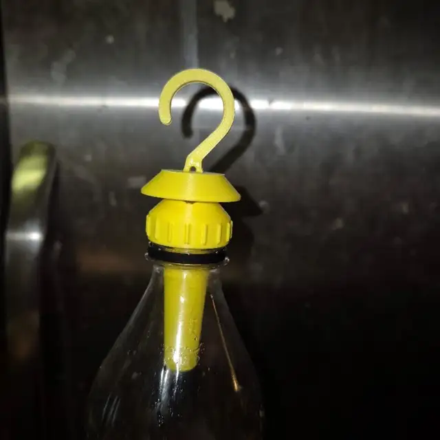 3D Printed Wasp Trap for Pop Bottles. in Patio & Garden Furniture in Regina - Image 4