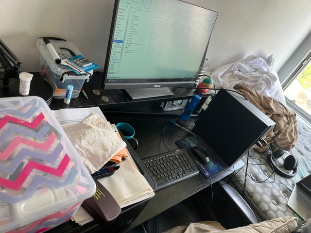 FURNISHED SHARED ROOM  BELLE-RIVE LAVAL $800 ALL INCLUDED — photo 3