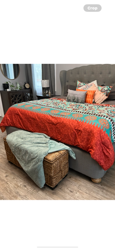 Sunny bedroom for rent in my house Furnished Included are all utilities Near ACC and BRHA Parking of...