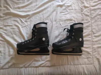Patins à glace / Ice Skates, View more