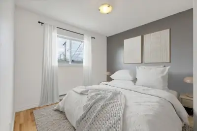 Chambre lumineuse et meublée à louer dans une maison de 3 chambres à Gatineau, située dans un quarti...