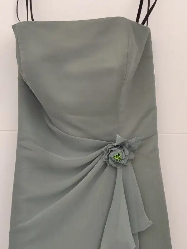 Bridesmaid / Graduation / Formal Strapless Dress Gown - Size 4 in Women's - Dresses & Skirts in Calgary - Image 3