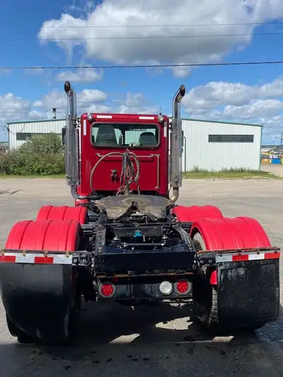 2020 Peterbilt Model 389S - 565HP Cummins Engine 548,000km WB 218in,12000 lb. Front Axel ,40,000 lb....