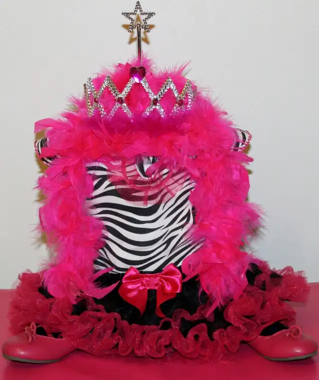 Princess style diaper cakes in Bathing & Changing in Guelph - Image 9