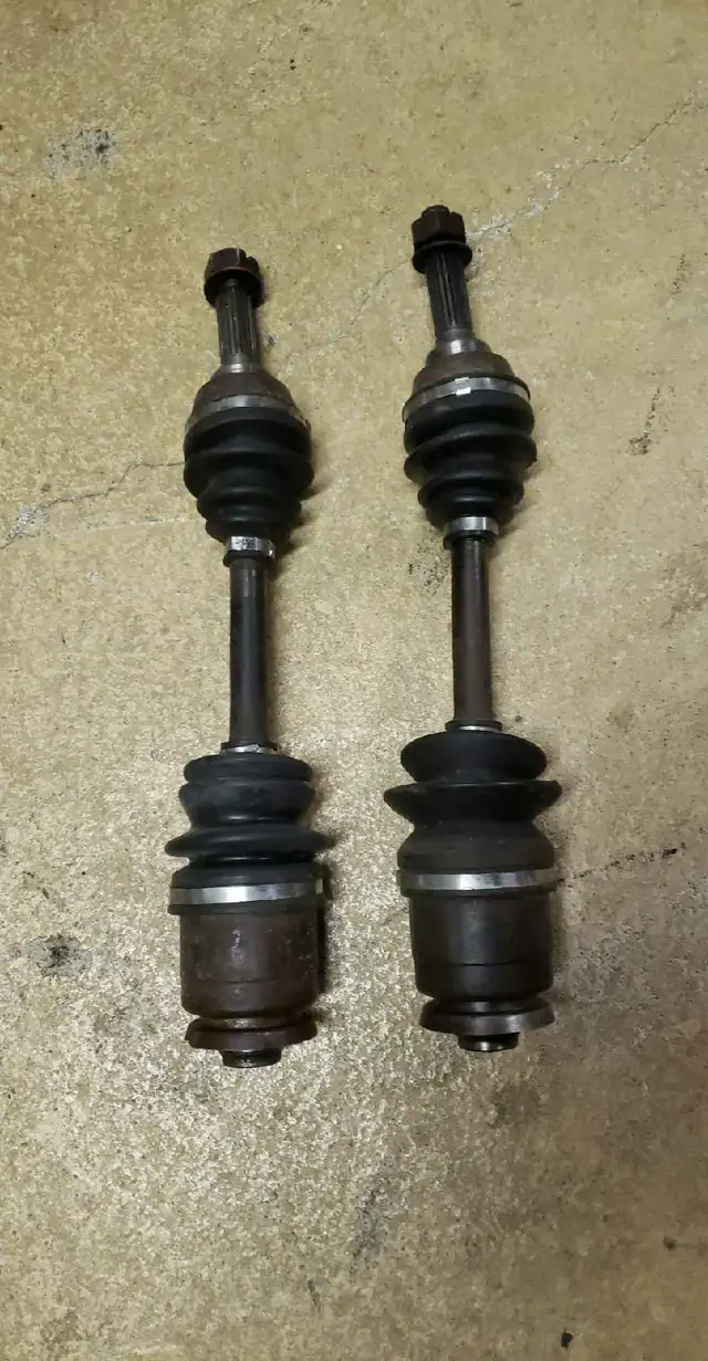 VTT suzuki 300,250 fwd 1987-1999 in Other in Longueuil / South Shore - Image 2