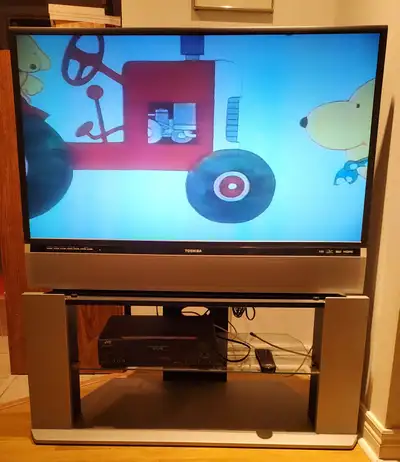 TOSHIBA DLP PROJECTION TV MODEL #44HM85, View more