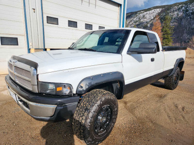 1998.5 dodge 2500 with sled deck