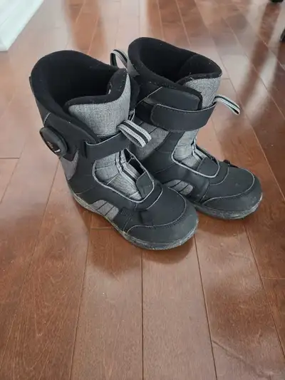 Boots/ bottes 2 junior kids snowboard / planche à neige junior, View more