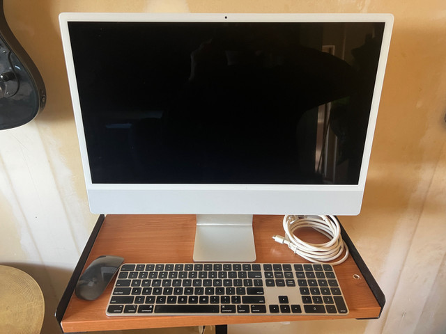 Apple iMac 24inch M1  $1200 in Desktop Computers in Thunder Bay - Image 2