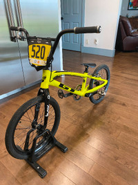 Vélo BMX grandeur pro