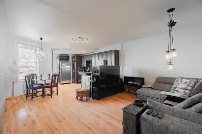 Appartement rénové à louer.