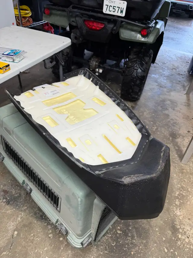 2-Up Seat for Skidoo XS chassis (2014) in Snowmobiles in Mississauga / Peel Region - Image 3