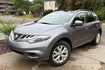2013 Nissan Murano SL 204,600 kms Fully loaded! All wheel drive Heated leather seats Heated steering...