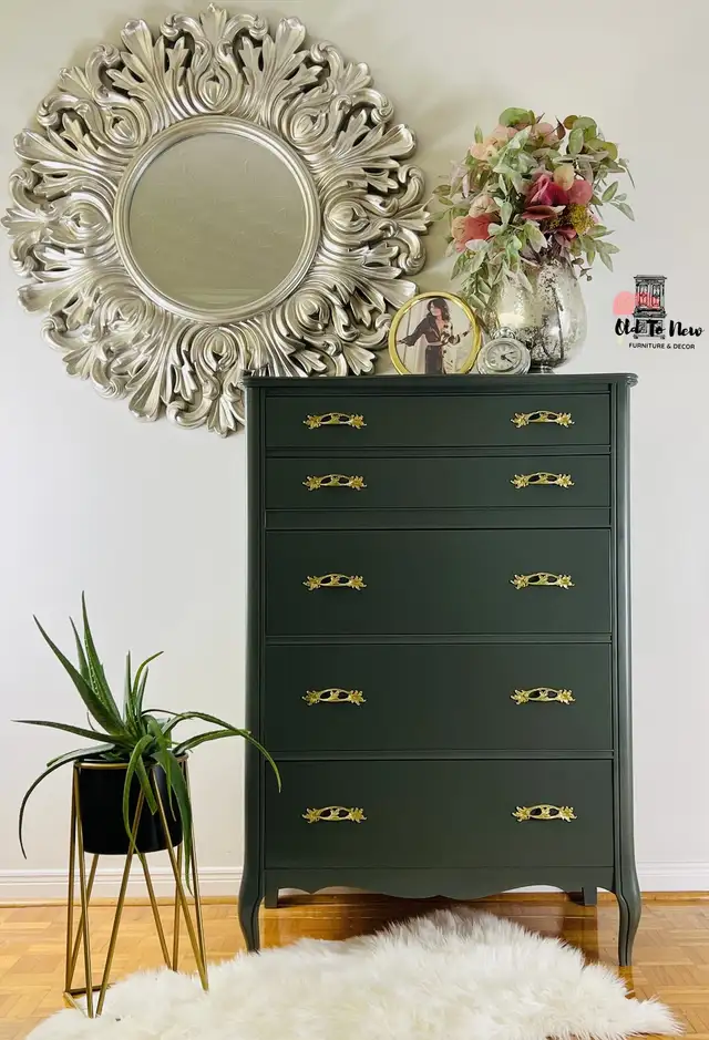 Dark Green French Provincial Armoire; Christmas SpecialDresser in Dressers & Wardrobes in Oakville / Halton Region - Image 2