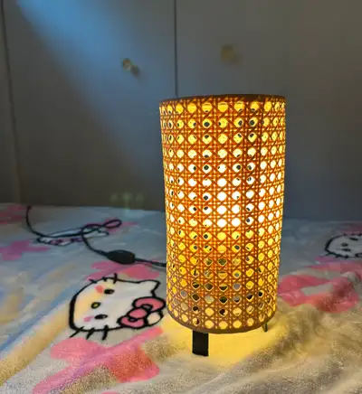 IKEA SAXHYTTAN Table lamp, beige/black, 26 cm (10") In perfect condition. Comes with a light bulb.