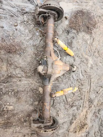 10 bolt rear axel pulled from a late 80s rv