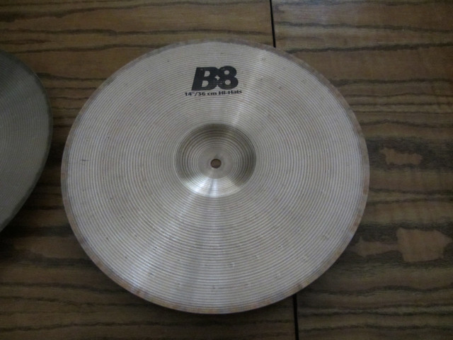 Sabian Cymbals B8 14" 36cm Hi-Hats Drum Pair in Drums & Percussion in Oakville / Halton Region - Image 4