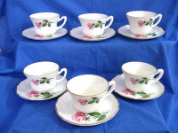 TASSES SOUCOUPES.REINE DES ROSES.QUEEN OF ROSES .CUP/SAUCER  SET