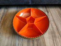 2-piece retro styled plastic serving dish (orange & brown)