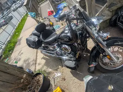 2003 Yamaha V-Star 650 – 9,100 KM Selling my 2003 Yamaha V-Star 650. Great reliable cruiser with ver...