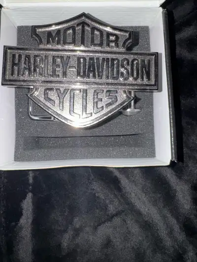 I'm offering a Harley-Davidson Hitch cover. This Hitch cover is like new condition.. only used for a...