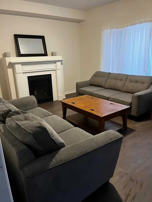 Ensuite bedroom for rent in Bowmanville $1,100 in Room Rentals & Roommates in Oshawa / Durham Region - Image 7