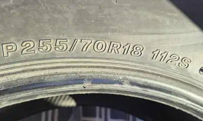 Quatre pneus d'hiver BRIDGESTONE en très bonne condition Appeller 438 876 9701