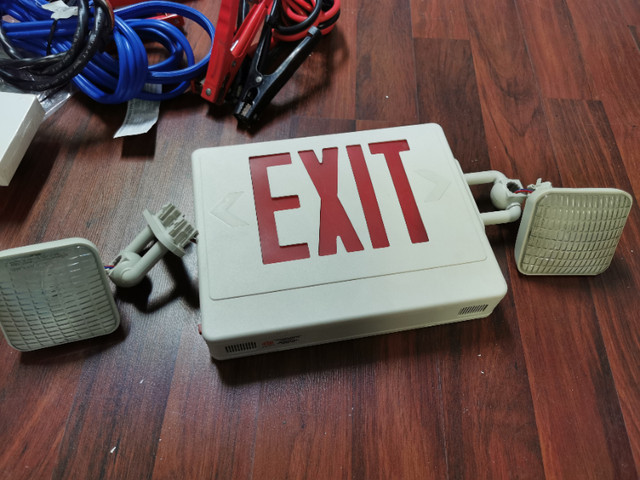 LED Exit Sign with Emergency Lights in Other Business & Industrial in City of Toronto - Image 2