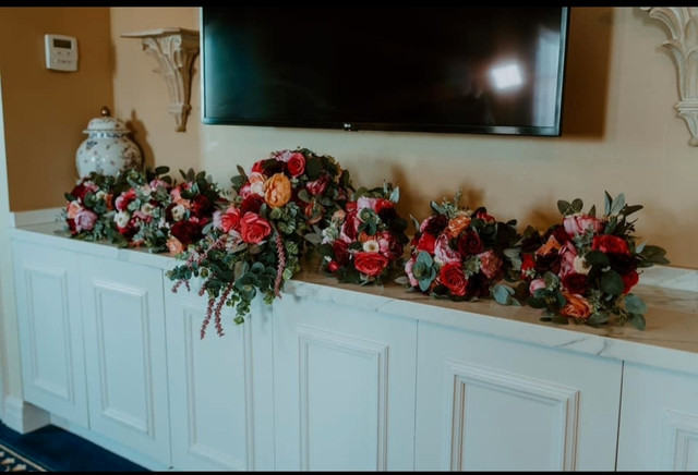 Wedding Decoration Flowers Bridesmaids & Cascading Bouquets in Holiday, Event & Seasonal in Regina - Image 3