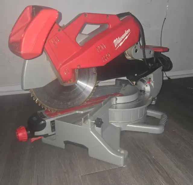 Milwaukee Sliding Mitre saw in Power Tools in London - Image 3
