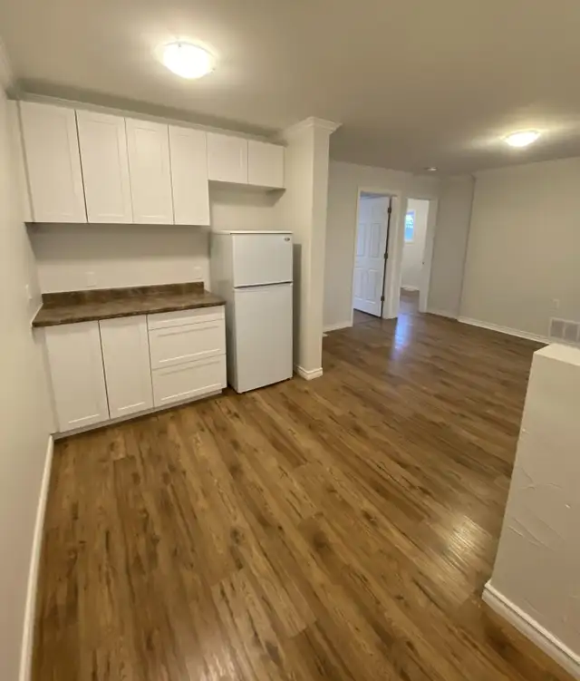 Spacious Student Rental Great for All Sizes Of Groups in Room Rentals & Roommates in Peterborough - Image 3