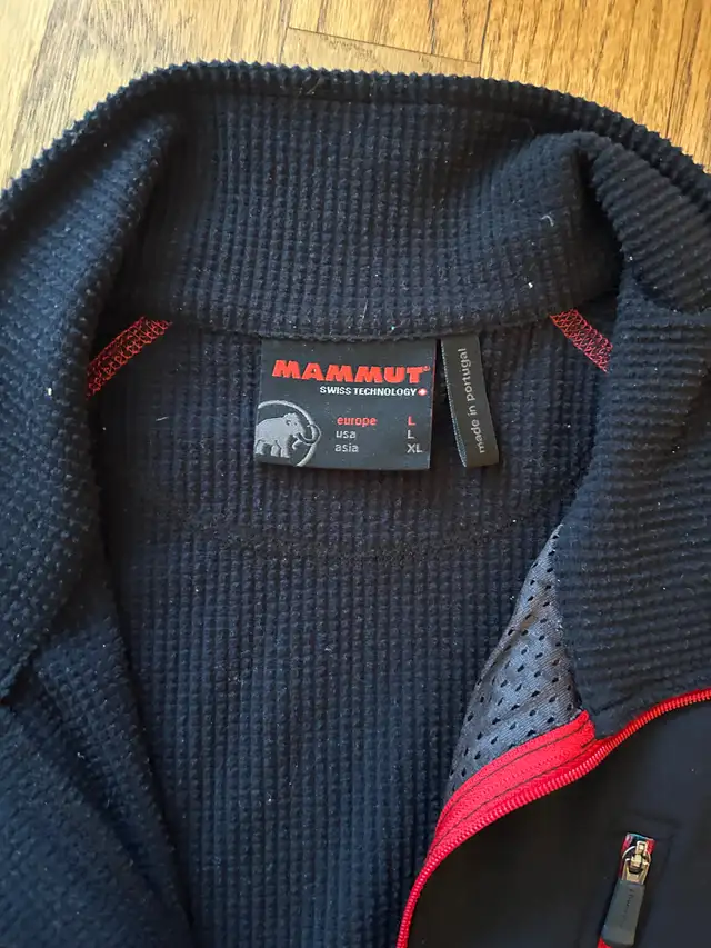 Men’s Mammut technical layer, size large, barely worn in Men's in Calgary - Image 6