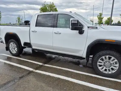 Super clean SLT. 6.6 gas engine. EVERY OPTION available except Sunroof. OPEN to All reasonable offer...