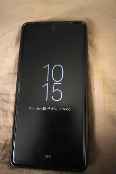 Used Pixel 7 w/original box, View more