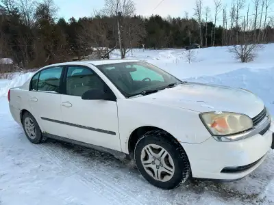 2.2 litre, new battery, new alternator, new serpentine belt, 2 new rear tires, good body. Needs tran...