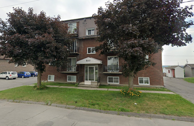 Beau et grand 4 et demi à louer sur le Boul. Du Havre, Valleyfield. Immeuble de 8 logements très cal...