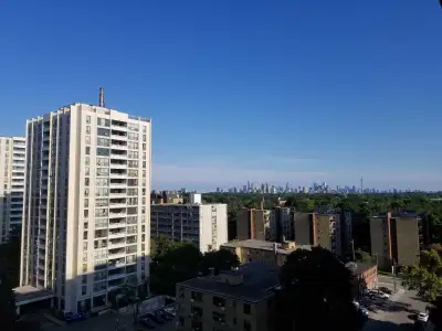 Two bedroom apartment in the heart of midtown, walking distance to the subway station (6min). 15 min...