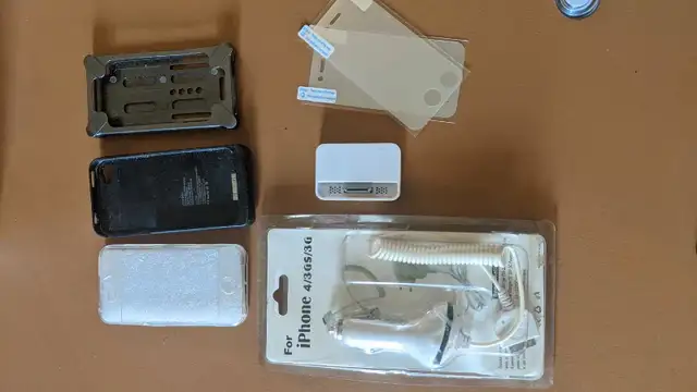 iPhone 4 cases and screen protector62864363146627121
