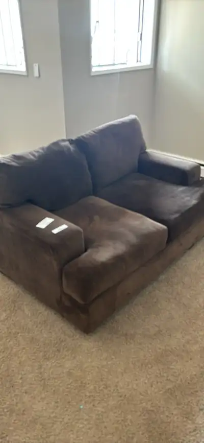 $350 – Like-New Brown Loveseat Couch Comfortable and stylish brown loveseat in excellent condition....