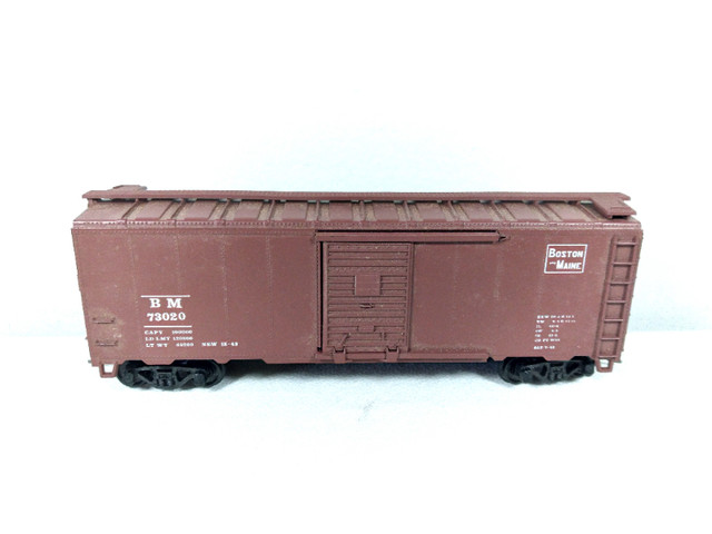 HO Train New England Models B&M Square Herald 40' Box Car #73020 in Hobbies & Crafts in Moncton - Image 4