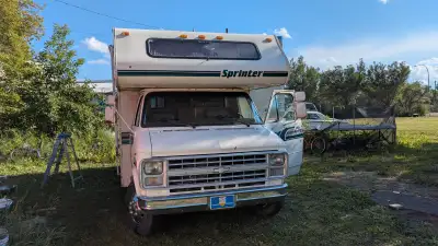 Runs and drives great No mechanical problems All appliances work three years ago, but not tested thi...