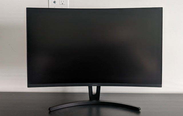 Acer Nitro  27 Inch Curved Monitor in Monitors in Edmonton