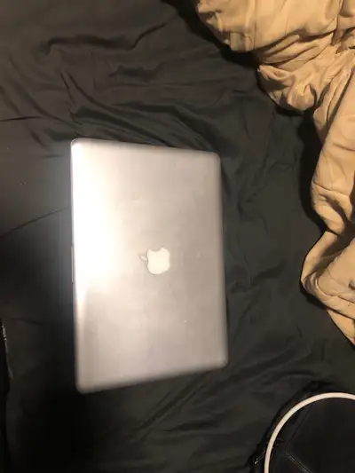 Selling MacBook pro 2011 early 